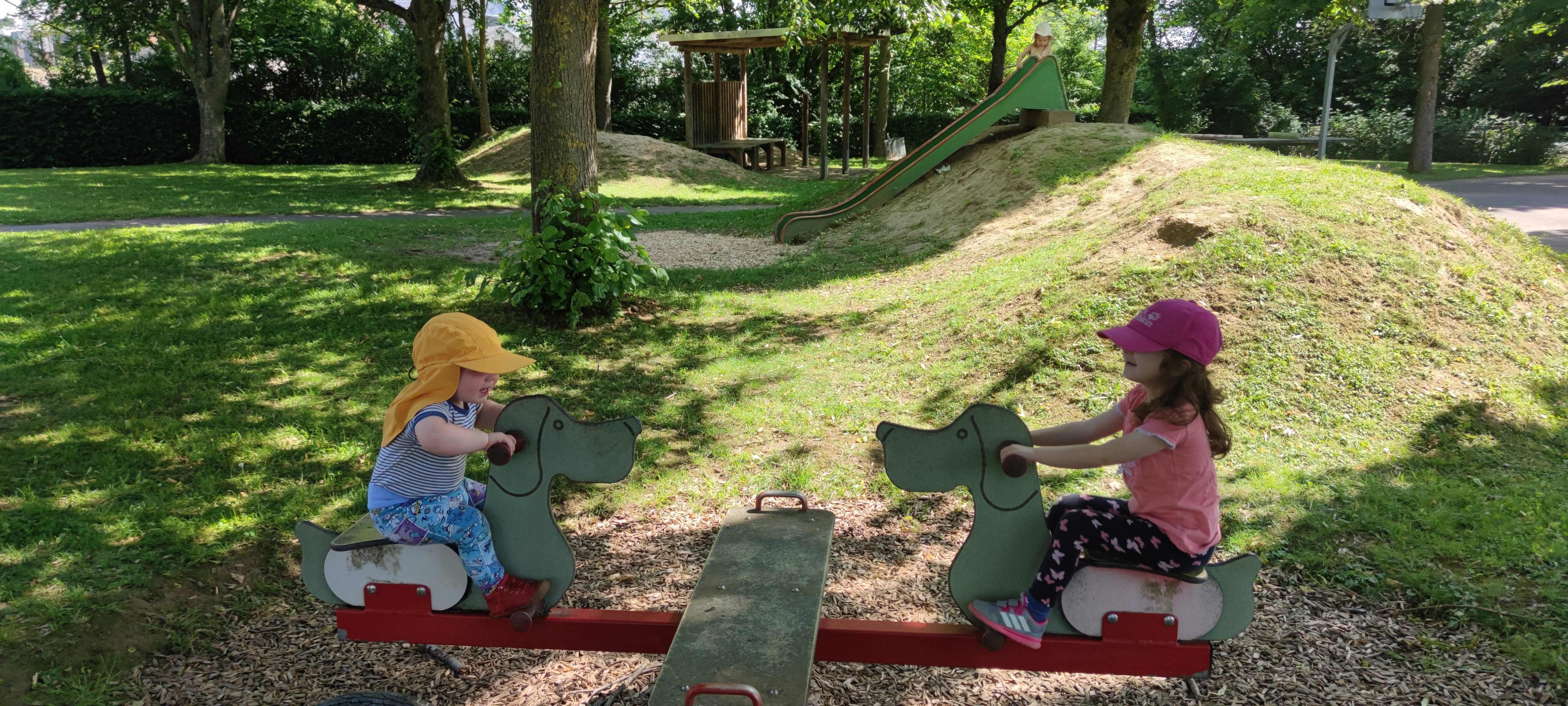 Kinder auf der Wippe